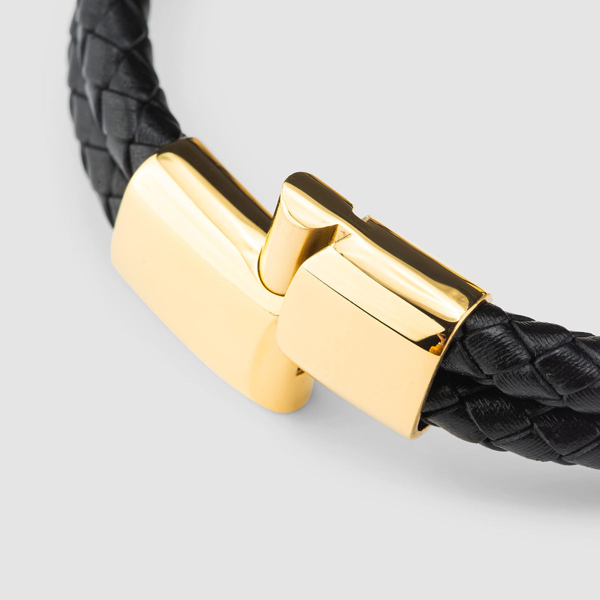 SERASAR - Bracciale da uomo in pelle di alta qualità, con chiusura magnetica in acciaio inox, nero, argento e oro, con scatola per gioielli, ottima idea regalo