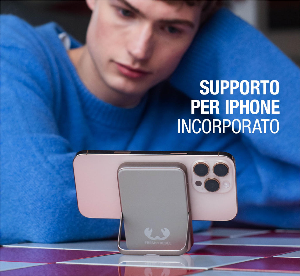 Fresh 'n Rebel Powerbank Magnetico Senza Fili 5000mAh, compatibile con MagSafe, Ricarica Rapida PD 20W, porta USB-C (in/Out), per iPhone 17/16/15/14/13/12, Portatile, con Supporto (Storm Grey)